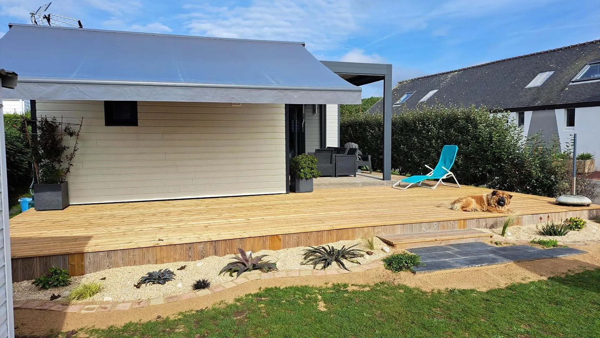 הקונטקטים של Chalet Contemporain